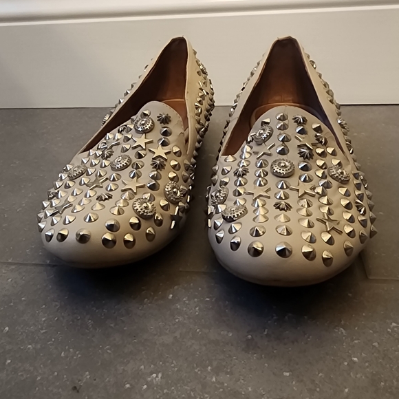 Jeffrey Campbell Ibiza Last Handmade Spiked/ Studded Flats in Cream. 8 1/2 - Picture 11 of 13